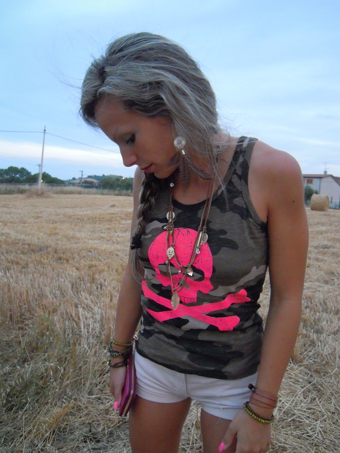 Army braid, camouflage tee and biker boots