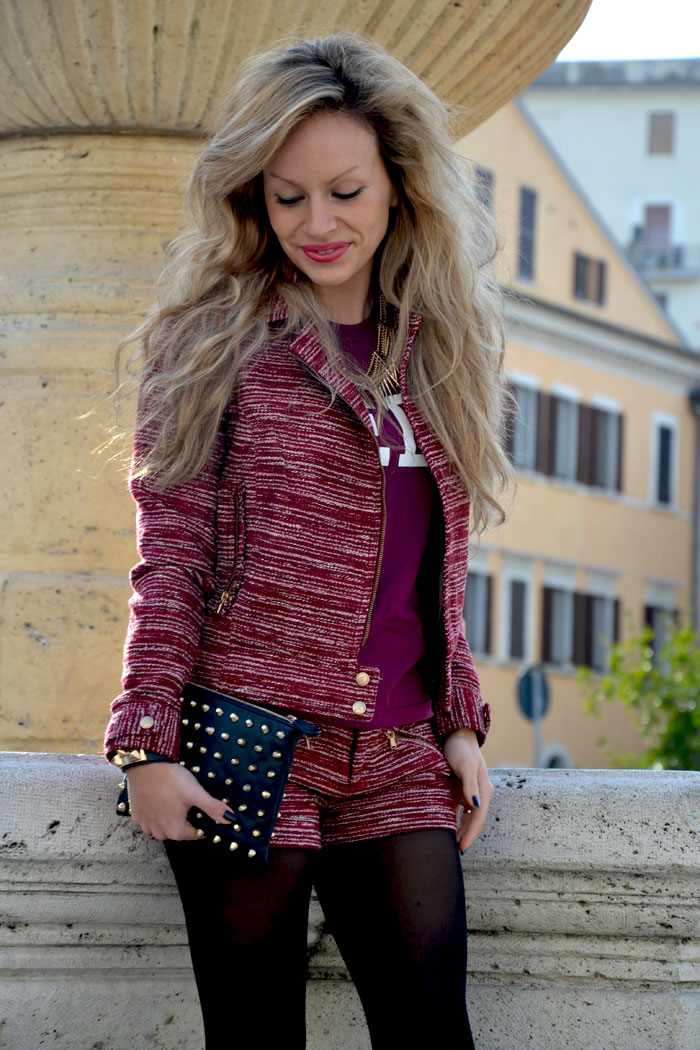Burgundy outfit and Geek t-shirt - It-Girl by Eleonora Petrella