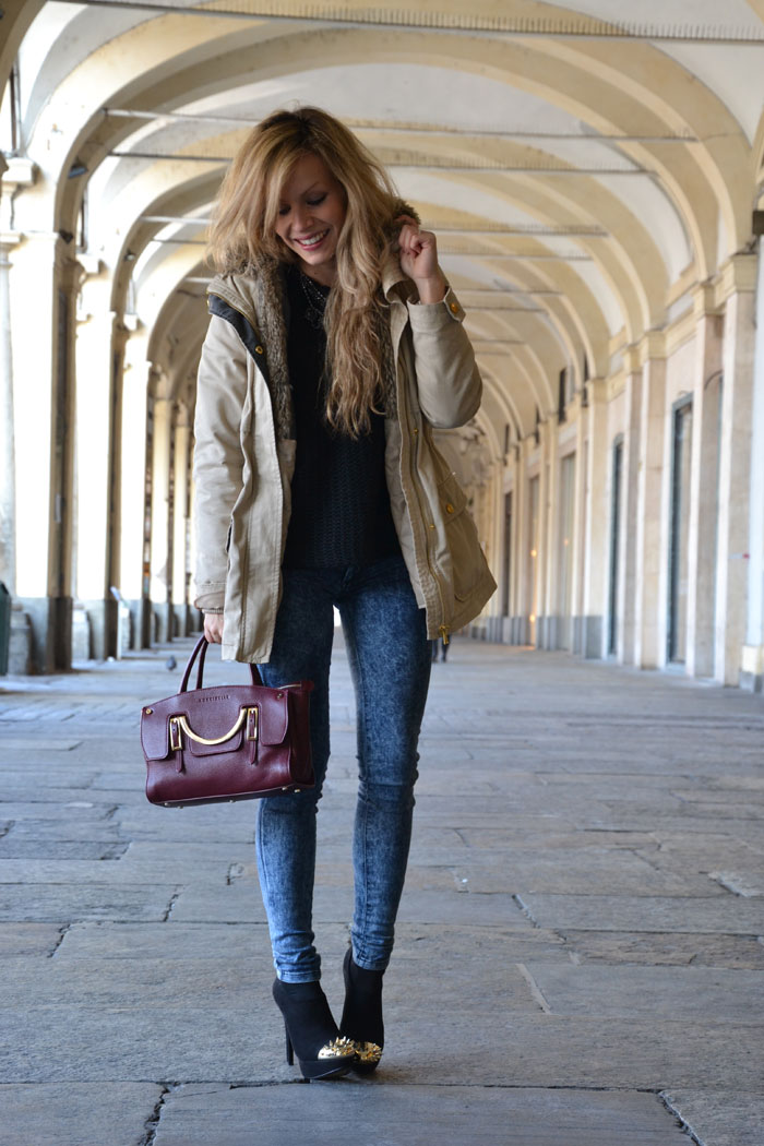 Bershka parka and heels and Coccinelle celeste bag - It-Girl by Eleonora Petrella