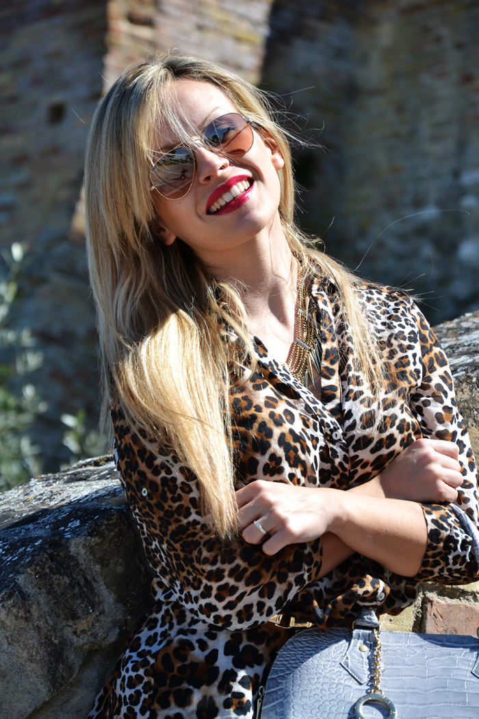 Rayban aviator sunglasses, Zara Animalier leopard shirt and Arcadia bags - outfit fashion blogger It-Girl by Eleonora Petrella