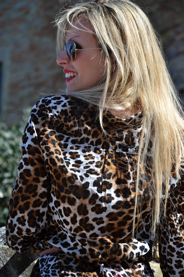 Rayban aviator sunglasses, Zara Animalier leopard shirt and Arcadia bags - outfit fashion blogger It-Girl by Eleonora Petrella