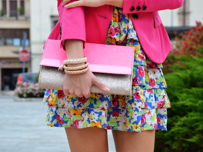 Zara floral spring dress, pink heels and Fluo clutch - outfit fashion blogger It-Girl by Eleonora Petrella