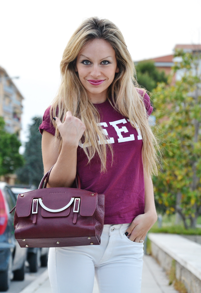 Geek Topshop burgundy tshirt, white H&M pants and borsa Coccinelle Celeste - outfit fashion blogger It-Girl by Eleonora Petrella
