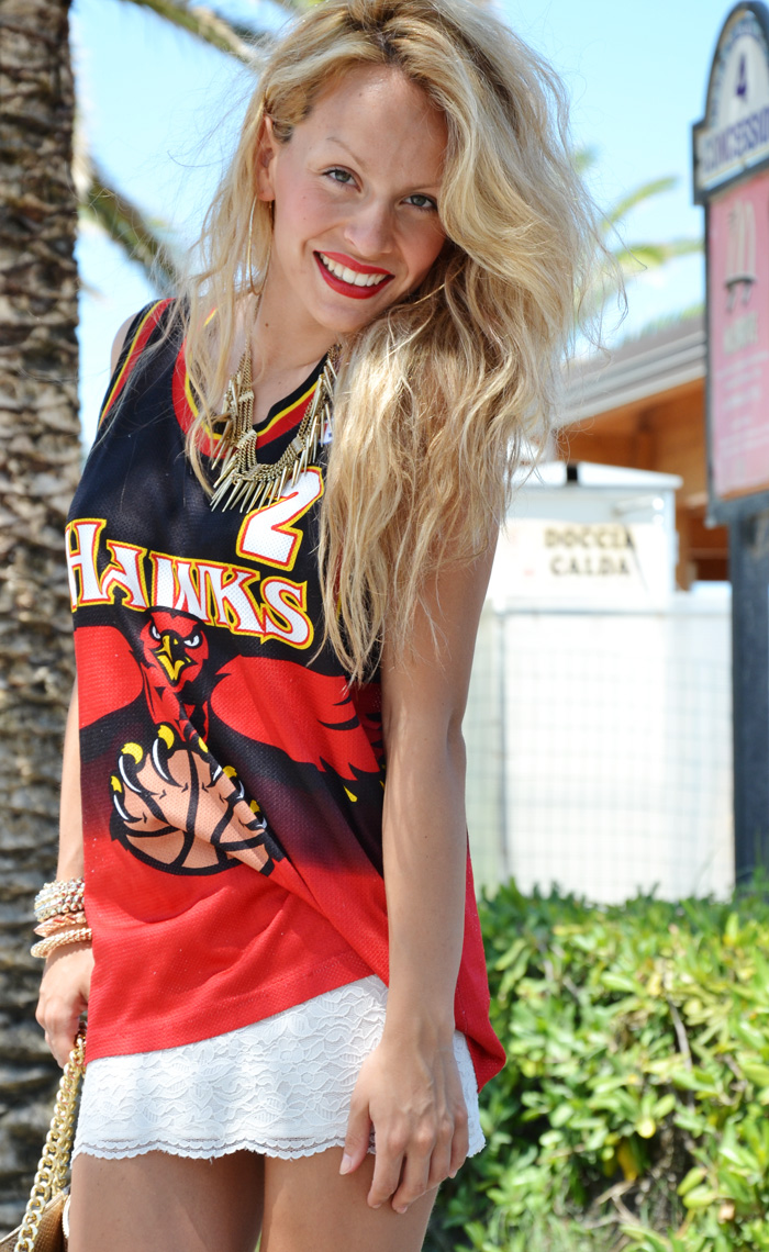 Team basketball t-shirts summer trends 2013 – outfit fashion blogger It-Girl by Eleonora Petrella