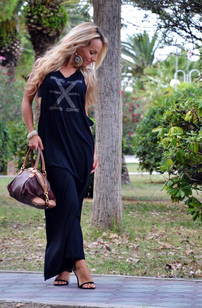 Maxidress - vestito lungo nero H&M - outfit total black summer 2013 - look estivi 2013 - fashion blogger It-Girl by Eleonora Petrella