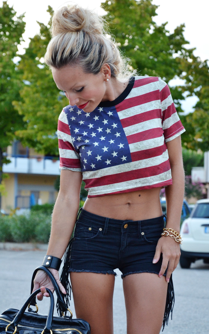 Romwe crop top trend - american flag print, t-shirt USA, short jeans - bauletto Prada bags - outfit summer 2013 It-Girl by Eleonora Petrella