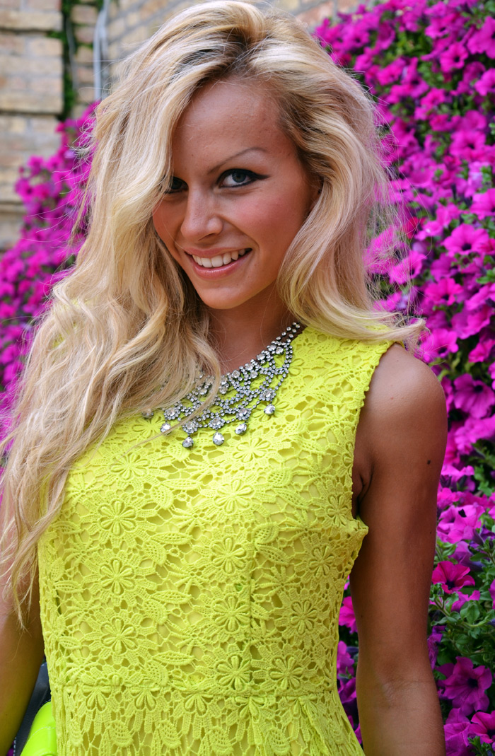 Chicwish Neon Yellow Crochet dress, Zara heels and H&M clutch - outfit fashion blogger september 2013 It-Girl by Eleonora Petrella
