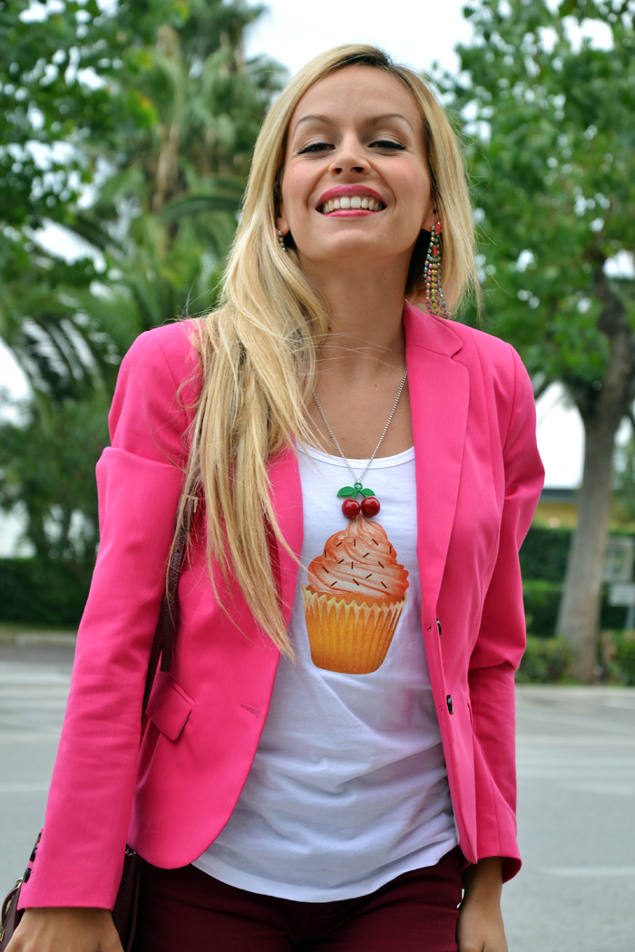 Krey Store t-shirt con collana - Coccinelle borse autunno inverno 2013 - burgundy trend fall 2013 - outfit fashion blogger It-Girl by Eleonora Petrella