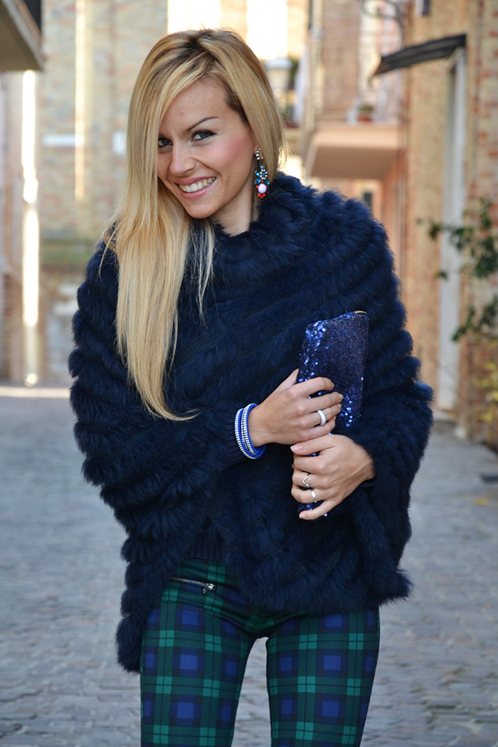 Faux fur cape, plaid print pants Zara 2013, Zara high heels, Persunmall pochette bag pailettes - winter outfit 2013 Italian fashion blogger It-Girl by Eleonora Petrella