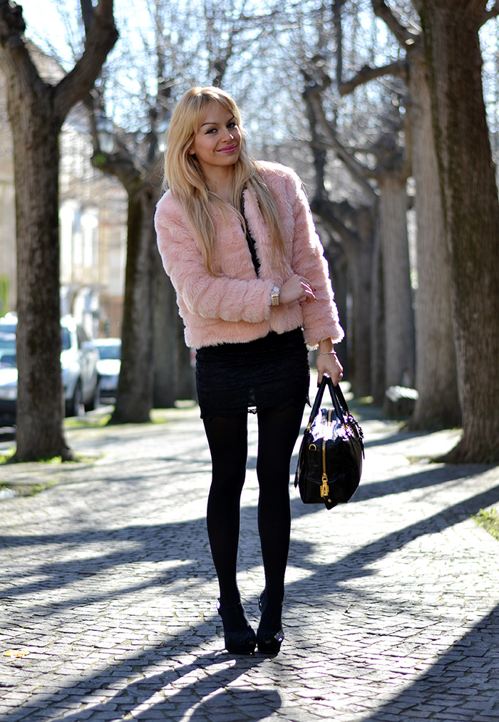 Pink faux fur trend winter 2014, Sheinside lace elegant dresses – outfit italian fashion blogger It-Girl by Eleonora Petrella