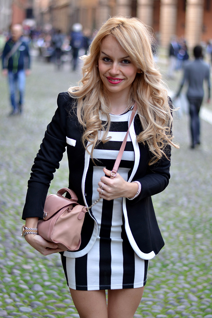Bologna cosa fare, cosa vedere, dove mangiare – Choies striped dress – Blazer spring 2014 – Look Converse All Star - Outfit italian fashion blogger It-Girl by Eleonora Petrella
