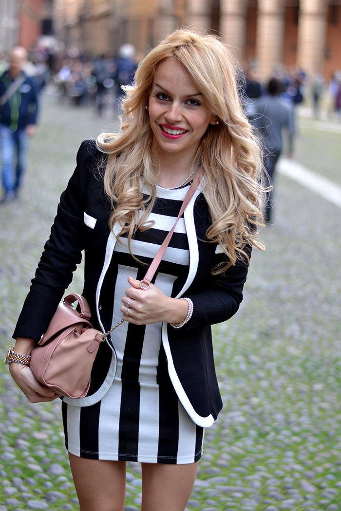 Bologna cosa fare, cosa vedere, dove mangiare – Choies striped dress – Blazer spring 2014 – Look Converse All Star - Outfit italian fashion blogger It-Girl by Eleonora Petrella