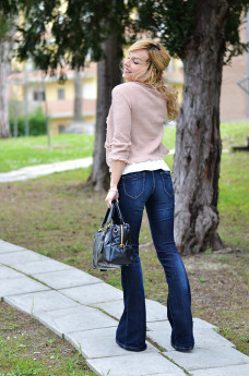 Benetton jeans zampa d’elefante, Giorgia&Johns primavera estate 2014, giacche rosa, outfit spring 2014 italian fashion blogger It-Girl by Eleonora Petrella