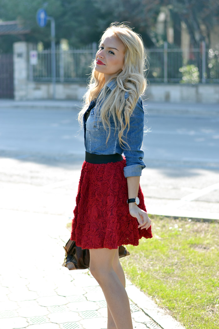 Gas denim shirt, Chicwich red roses skirt, Etro bag, red high heels – outfit spring Italian fashion blogger It-Girl by Eleonora Petrella