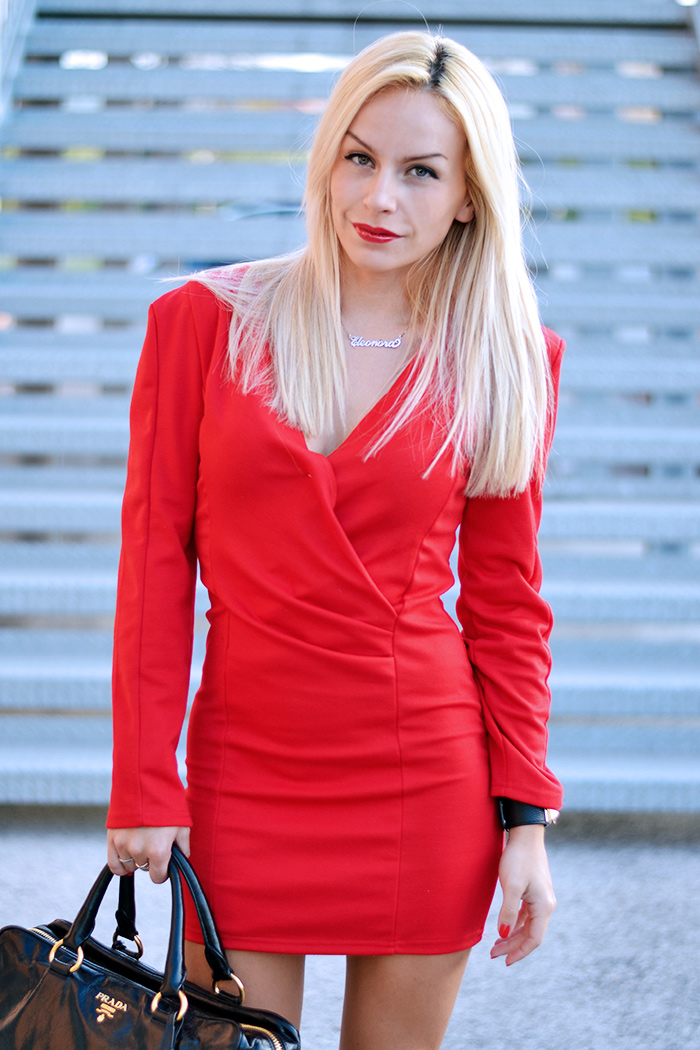 Red dress, vestito rosso occasioni speciali, Sheinside dresses, Zara heels, borse Prada bags – outfit elegant chic It-Girl by Eleonora Petrella