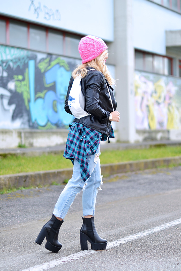Milano Expo 2015, Mime Milan Metropolitan; Mime skyline, T-shirt Expo 2015, Mime T-shirt, ripped jeans, Kammi calzature - outfit fashion blogger It-Girl by Eleonora Petrella