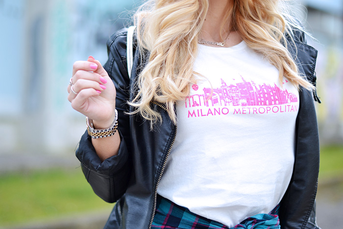 Milano Expo 2015, Mime Milan Metropolitan; Mime skyline, T-shirt Expo 2015, Mime T-shirt, ripped jeans, Kammi calzature - outfit fashion blogger It-Girl by Eleonora Petrella
