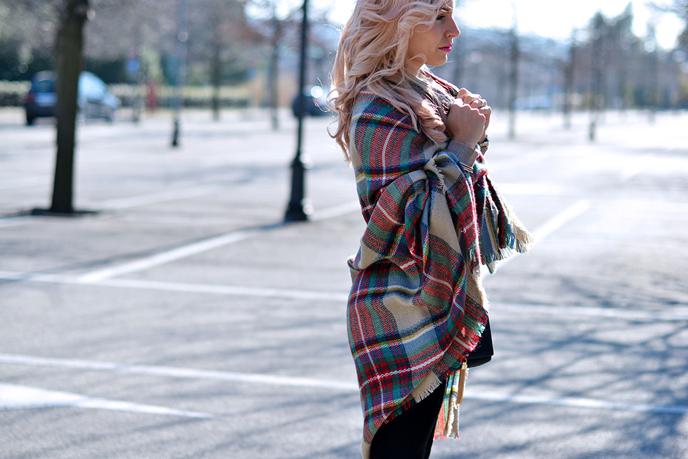 Yves Saint Laurent tassel clutch bag, YSL Monogramme, Sheinside opinioni, Sheinside Italia, lace up heels – outfit february 2015 fashion blogger It-Girl by Eleonora Petrella