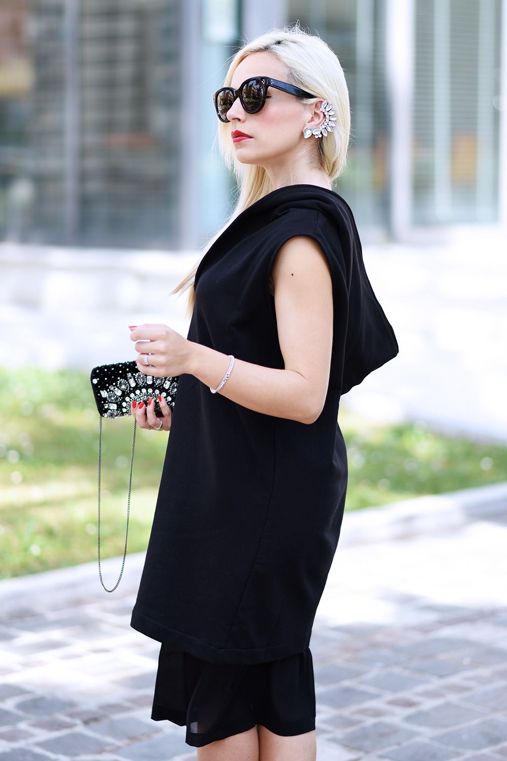 q61, qsixtyone, earcuff, outfit total black, Cèline Audrey sunglasses, Ottaviani clutch gioiello, outfit primavera 2015, chic black Magnum – fashion blogger It-Girl by Eleonora Petrella