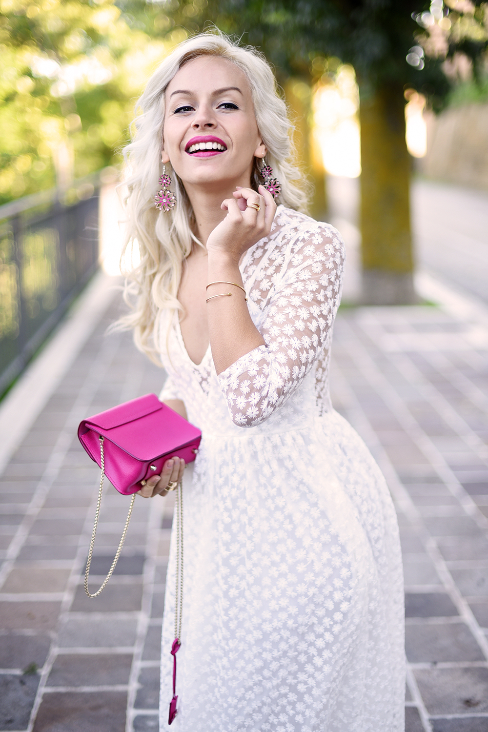 Deem gioielli, Deem orecchini, orecchini in legno, vestiti lunghi, vestiti pizzo, vestiti bianchi – outfit fashion blogger It-Girl by Eleonora Petrella