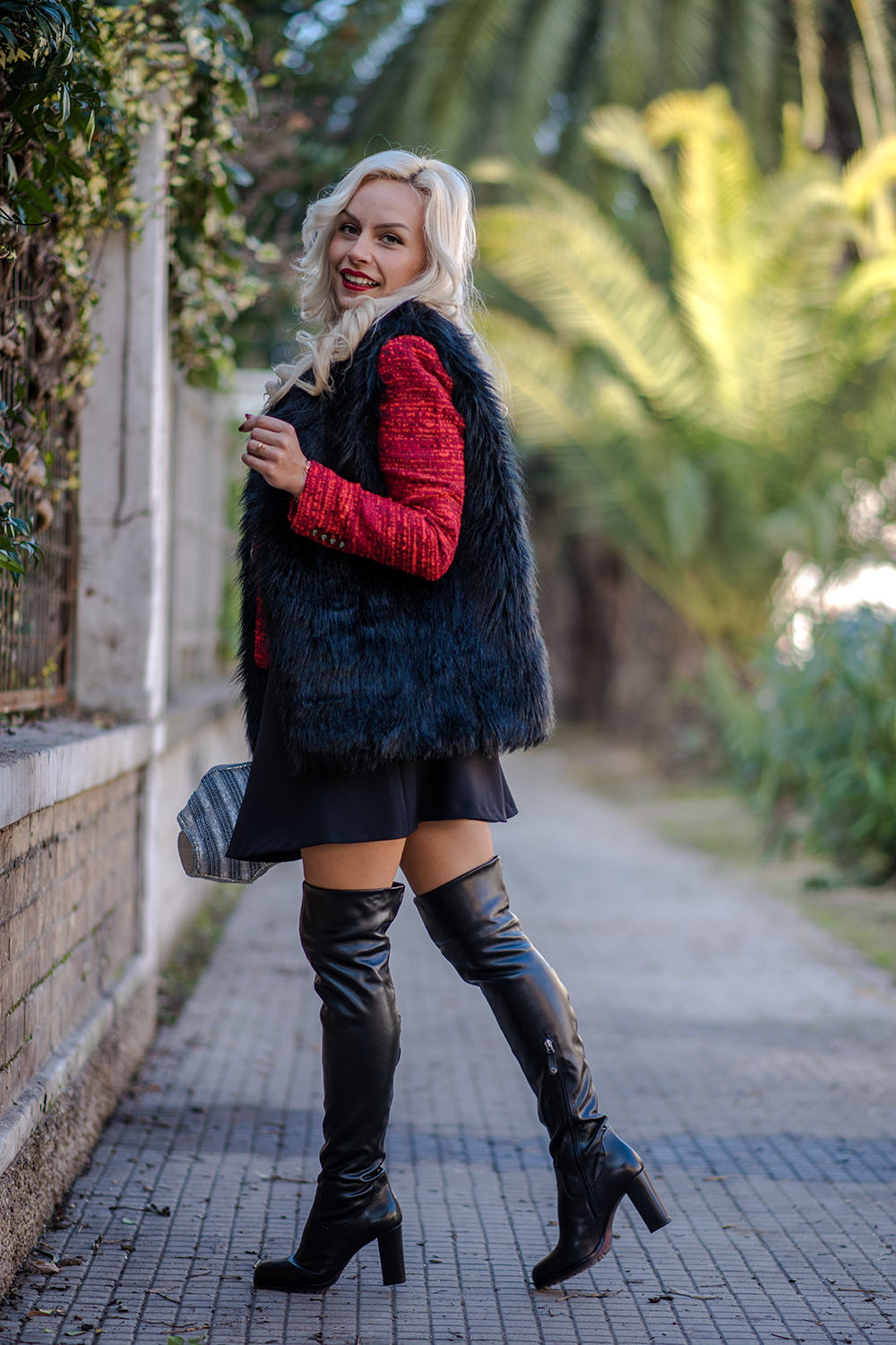 Stivali lunghi neri online outfit