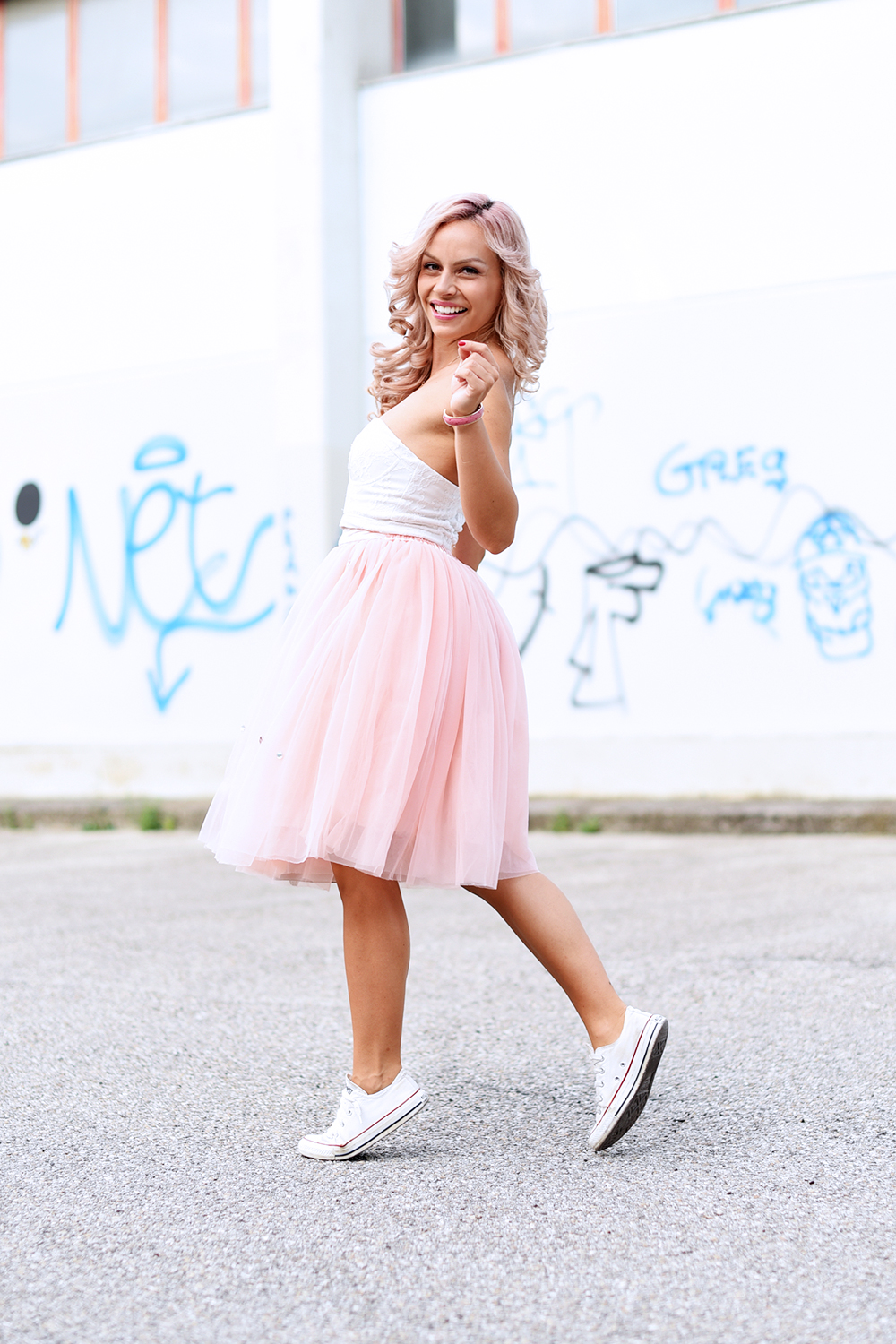 La gonna in tulle: come indossarla con le Converse!