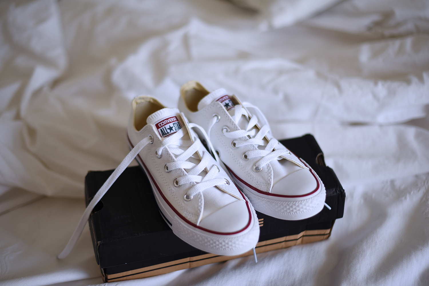 converse bianche basse online youtube